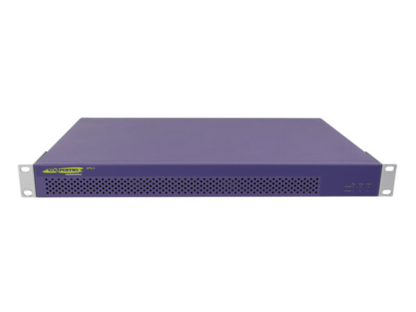 Fioletowa obudowa rack Extreme Networks od przodu, z perforowaną kratką wentylacyjną i uszami montażowymi po bokach.