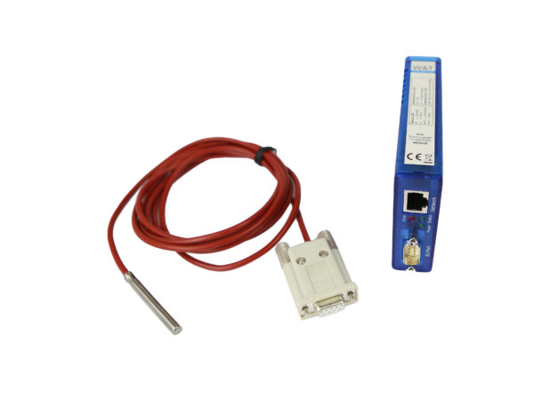 Niebieskie urządzenie Web-Thermograph z portem RJ45 obok czujnika Pt100 na czerwonym przewodzie i złącza D-Sub.