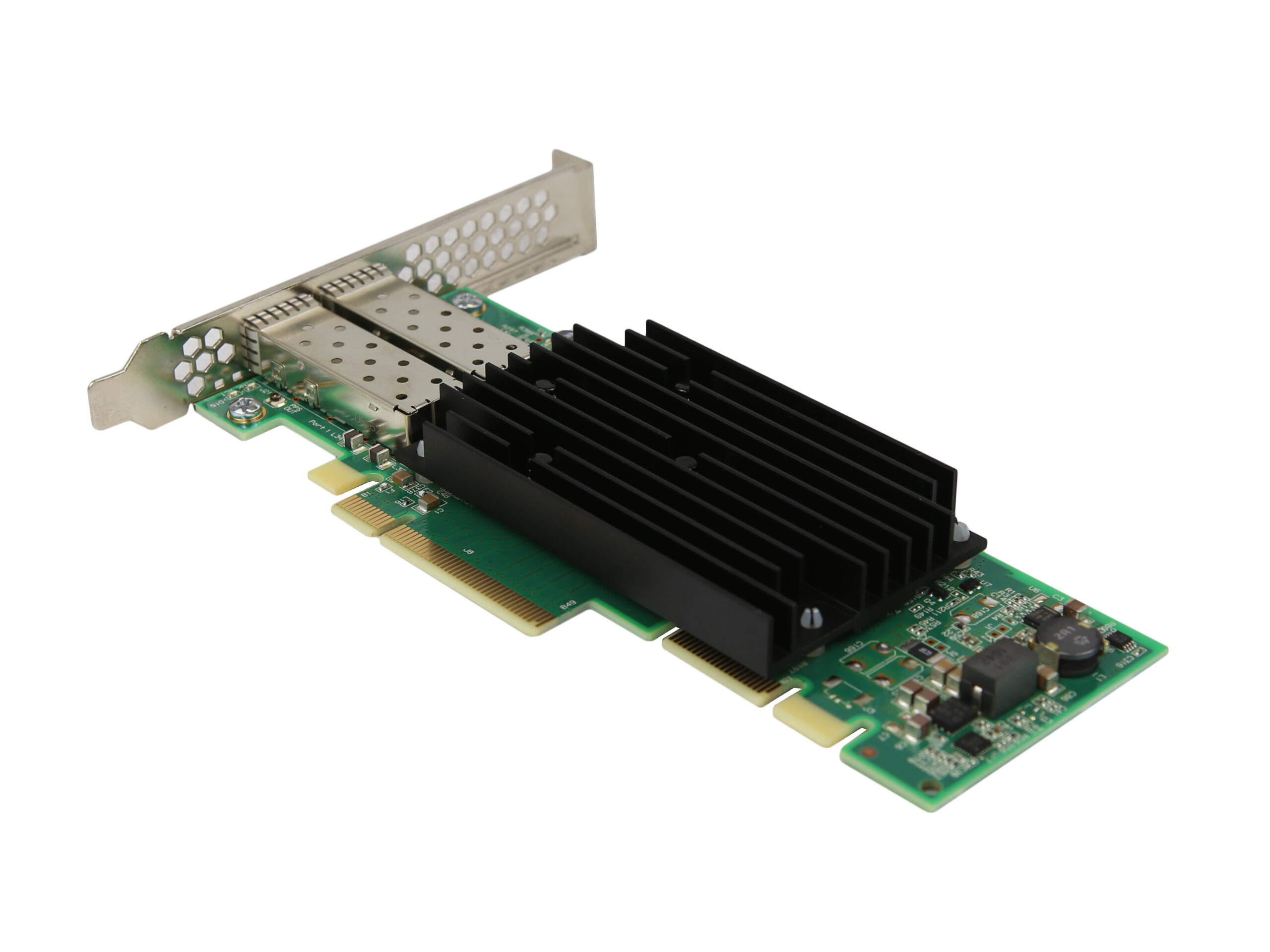 Karta sieciowa PCIe z dużym czarnym radiatorem, dwoma portami SFP+ i niskoprofilowym bracketem widocznym z boku.