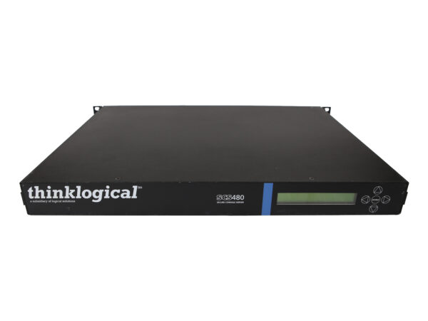 Przedni panel serwera konsoli ThinkLogical SCS480 z wyświetlaczem LCD, przyciskami nawigacji i uszami montażowymi do szafy rack.