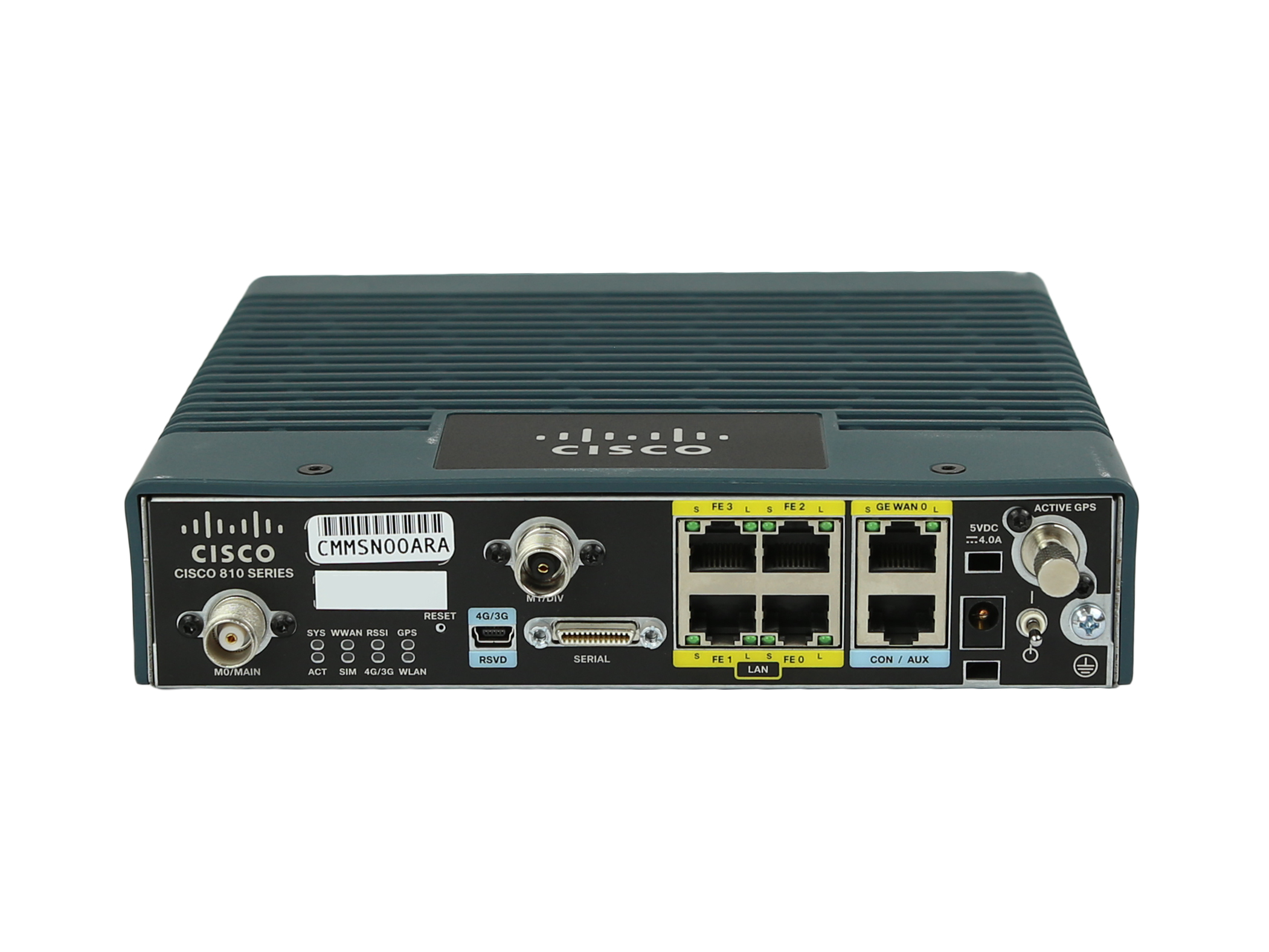 Przedni panel routera Cisco C819 z portami LAN i WAN, złączami antenowymi i portem USB, obudowa metalowa bez widocznych uszkodzeń.