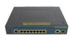 Przedni panel switcha Cisco Catalyst z ośmioma portami RJ45 oraz jednym portem combo RJ45/SFP obok złącza konsolowego.
