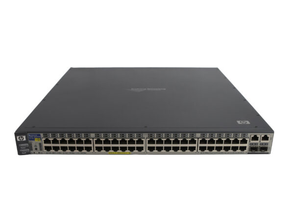 Przedni panel switcha HP ProCurve z rzędami portów RJ45 i dwoma portami combo Gigabit, obudowa bez widocznych uszkodzeń.