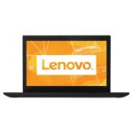 Laptop Lenovo ThinkPad widziany od przodu, ekran włączony z pomarańczowym logo Lenovo na czarnym tle.