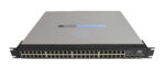 Przedni panel switcha Cisco Linksys SRW2048 z czterema rzędami portów RJ45 i uszami montażowymi po bokach