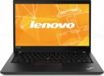 Otwarty laptop Lenovo ThinkPad T490 pod lekkim kątem, ekran z pomarańczową grafiką testową i logo Lenovo.